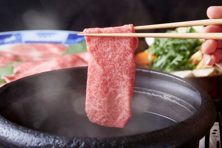気品と教養ある女性コンパニオンが接待 会食を華やかに 銀座の 神戸牛しゃぶしゃぶ 嵯峨野 9月30日から新商品 最高ランク神戸牛のしゃぶしゃぶ会席を販売開始 大東企業株式会社のプレスリリース 気品と教養ある女性コンパニオンが接待 会食を華やかに 銀座の 神戸牛しゃぶしゃぶ 嵯峨野 9月30日から新商品 最高ランク神戸牛のしゃぶしゃぶ会席を販売開始 大東企業株式会社のプレスリリース