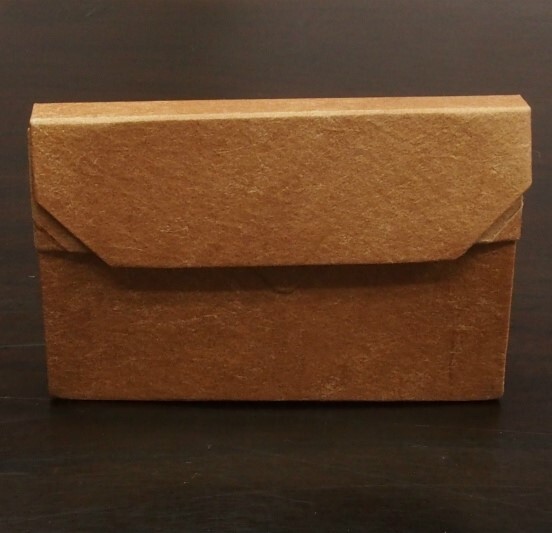 伝統文化を身に着ける 日本の伝統文化 手漉き和紙 と 折り紙 で ずっと使える 和 なカードケースが誕生 株式会社farm8のプレスリリース