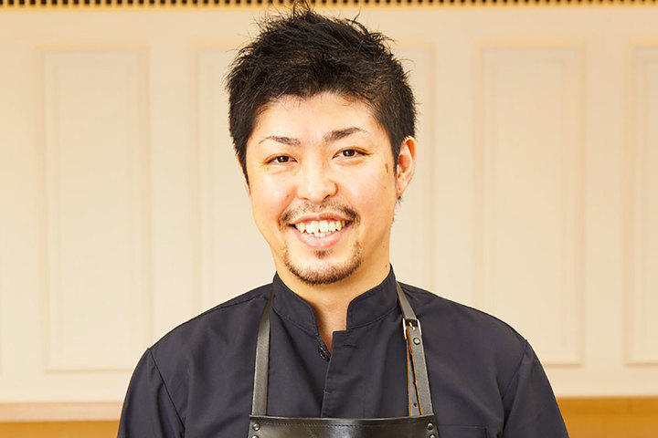 4万本の薔薇に包まれて、血の美食を楽しむイマーシブレストラン「喰種レストラン(グールレストラン)」オープン。銀座某所(場所非公開)