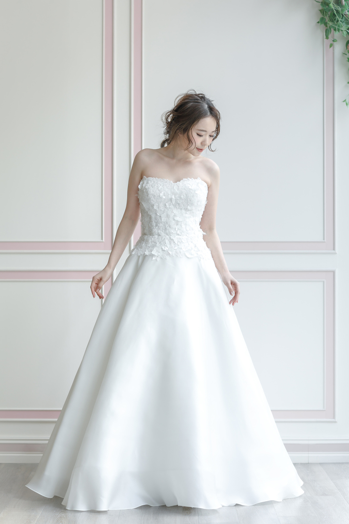 国内初 ドレスショップfiore Bianca フィオーレビアンカ が オートクチュールブランドgemy Maalouf ジェミーマアルーフ の取り扱いを開始 株式会社渕上ファインズのプレスリリース