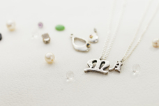 シルバー＆革アクセサリーAJINA(あじな)のプレスリリース