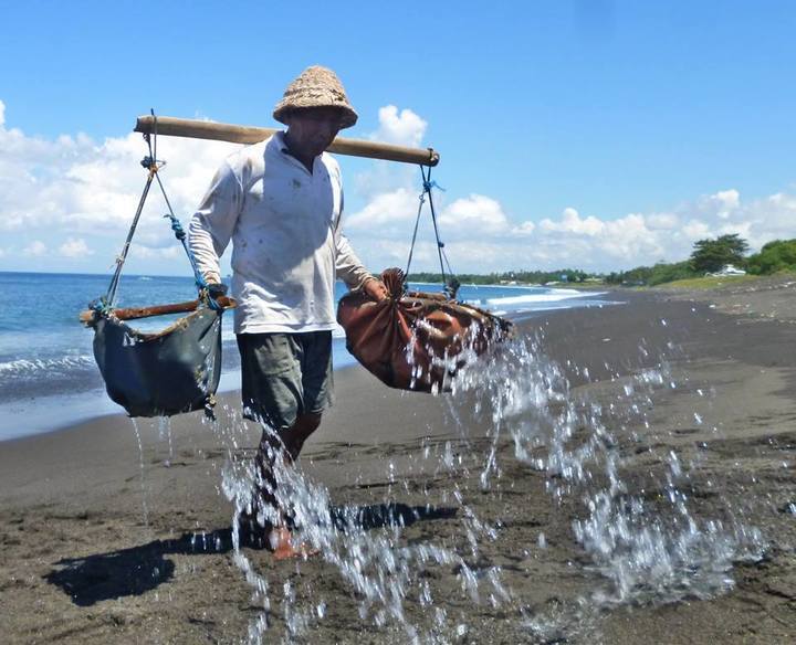 バリ島 クサンバ村産天日塩8kg - www.stedile.com.br