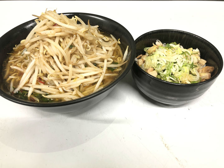 もやし400gの衝撃の山盛り その名も バカ野郎ラーメン 6月17日販売開始 人気の通称 ベトコンラーメン を岐阜県東濃地区の店舗で商品化 麺処 晴 のプレスリリース もやし400gの衝撃の山盛り その名も バカ野郎ラーメン 6月17日販売開始 人気の通称 ベトコンラーメン を岐阜県東濃地区の店舗で商品化 麺処 晴 のプレスリリース