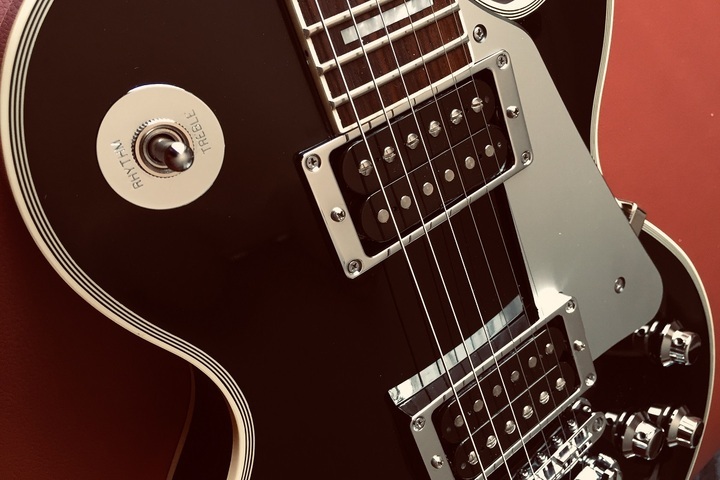 世界で一本しかないリビルドギター制作 Campfireにて年6月28日までご支援受付中 Mid Night Music Communicationsのプレスリリース