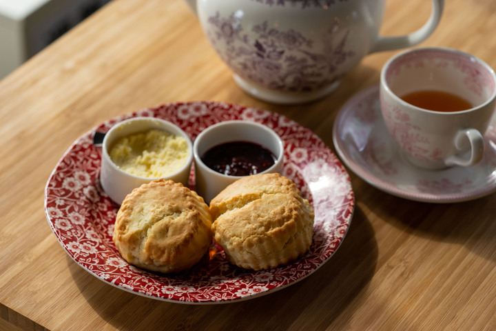 紅茶とスコーン専門店 Tea Room Kiki が東京ミッドタウン日比谷で関東初出店 自家製スコーンやクロテッドクリームなど 22年3月25日から 株式会社エルワールドのプレスリリース 紅茶とスコーン専門店 Tea Room Kiki が東京ミッドタウン日比谷で関東初出店 自家製スコーンやクロテッドクリームなど 22年3月25日から 株式会社エルワールドのプレスリリース