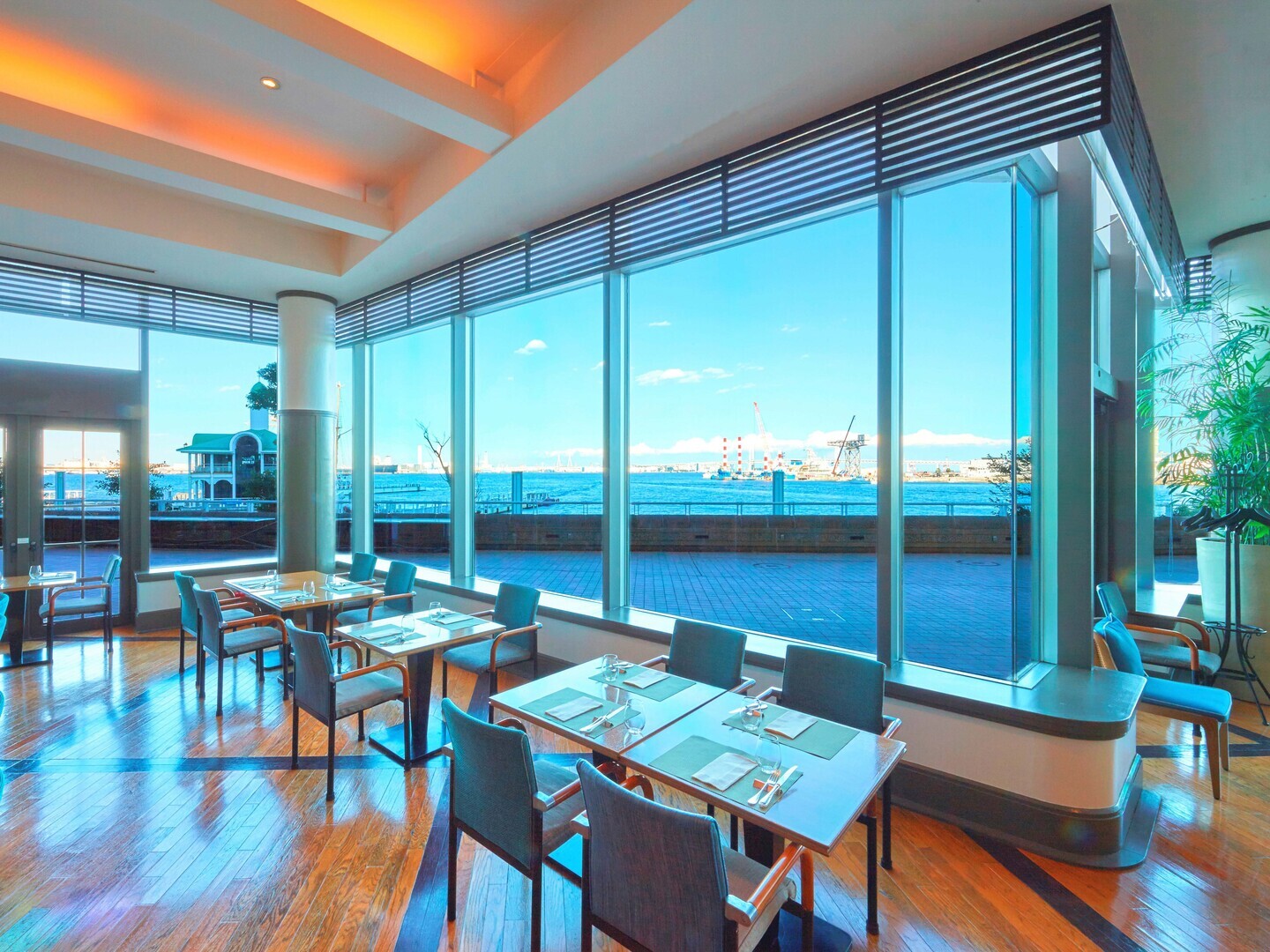 ICYG_OceanTerrace_内観(昼).JPG