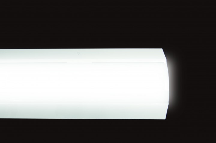 高まるニーズに応え、価格も見た目もスリム化できる一体型LEDベースライトを5月1日より発売～電気料金は従来の3分の1以下に～ - 株式会社