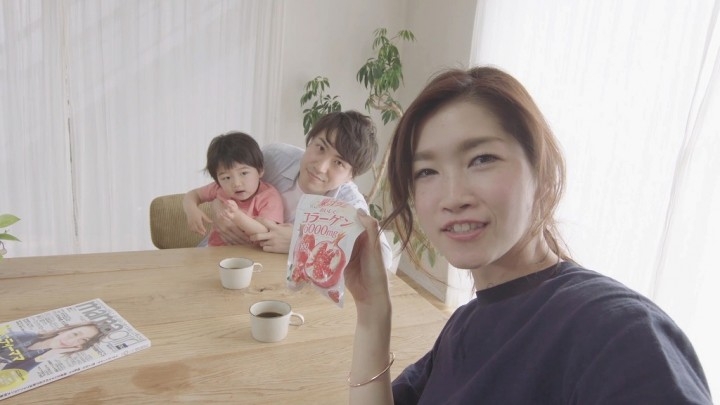 雑誌 Mamagirl で話題の 美人すぎるママ が登場 忙しいママでも手軽にキレイになれる秘訣とは 明治 果汁グミ Mamagirl のコラボ動画が公開 株式会社明治のプレスリリース 雑誌 Mamagirl で話題の 美人すぎるママ が登場 忙しいママでも手軽にキレイになれる秘訣とは 明治 果汁グミ Mamagirl のコラボ動画が公開 株式会社明治のプレスリリース