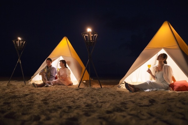 たき火を囲みながら星空鑑賞 冬のビーチを彩るイベント ティンガーラ ヴィレッジ 17 開催 星野リゾート リゾナーレ小浜島 星野リゾートのプレスリリース たき火を囲みながら星空鑑賞 冬のビーチを彩るイベント ティンガーラ ヴィレッジ 17 開催 星野リゾート リゾナーレ小浜島 星野リゾートのプレスリリース