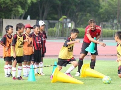 Acミラン育成部門コーチが直接指導 Acミランジュニアサッカーキャンプ14 が今夏５会場で開催 Mvpはミラノで開催されるミランキャンプdayに招待 株式会社ミライクのプレスリリース