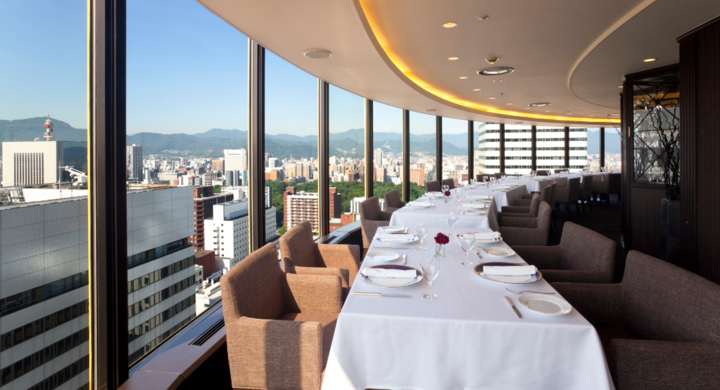 センチュリーロイヤルホテル 回転レストラン 7月3日の営業再開へ向けて準備 7月2日 木 回転駆動の設備点検作業を実施 札幌国際観光株式会社 のプレスリリース