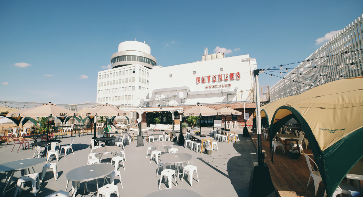 松戸駅徒歩約3分のショッピングモール "キテミテマツド" 屋上にて、「BUTCHERS MEAT CLUB BBQ松戸店」が4/1(水)からリニューアOPEN!