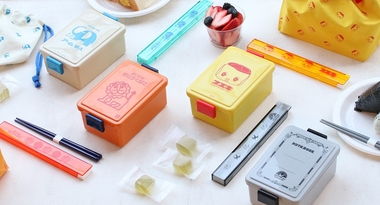 昭和の懐かしい文房具ブランドがランチグッズに!「レトロ文具ランチシリーズ」が3/10(水)ブルーブルーエで販売開始!オンラインストアは3/2(火)より予約受付中