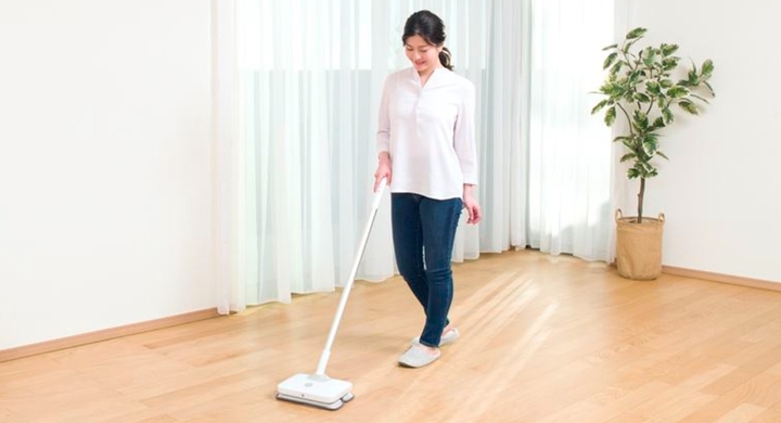 1分間に約1 000回 高速振動で床汚れ根こそぎ拭き掃除 取り切れなかった汚れが水だけでキレイ コードレスバイブレーションモップクリーナーneo ネオ 株式会社シー シー ピーのプレスリリース 1分間に約1 000回 高速振動で床汚れ根こそぎ拭き掃除 取り切れなかった汚れが水だけでキレイ コードレスバイブレーションモップクリーナーneo ネオ 株式会社シー シー ピーのプレスリリース