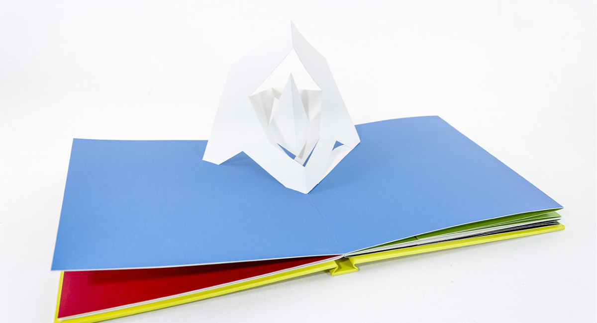 ブルーノ・ムナーリが手がけた”紙の彫刻”を収めた、持ち運んで飾れるポップアップ本！『ムナーリの旅する彫刻』を2月25日より輸入販売開始