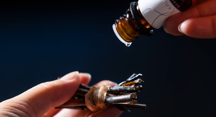 香りビジネス で過疎地の活性化を実現 宮崎県美郷町の希少な クロモジ の爽やかなアロマをいつでも感じられるディフューザーセットが先行予約販売を開始 みさとの森活性化協議会のプレスリリース 香りビジネス で過疎地の活性化を実現 宮崎県美郷町の希少な クロモジ の爽やかなアロマをいつでも感じられるディフューザーセットが先行予約販売を開始 みさとの森活性化協議会のプレスリリース