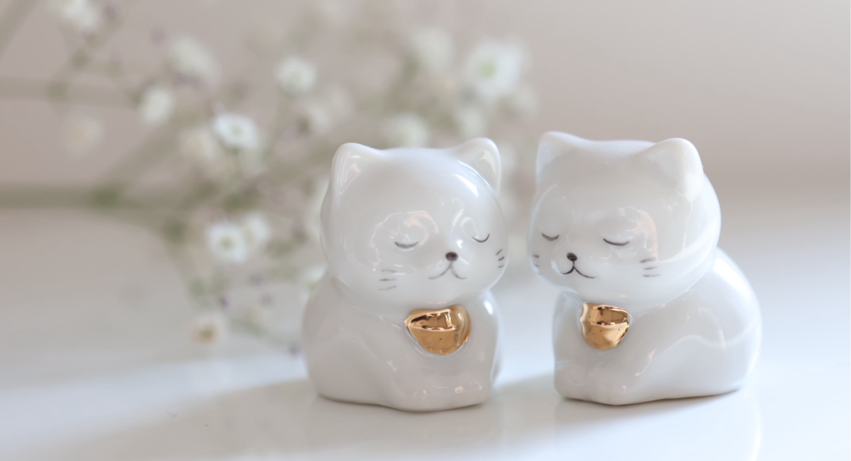 一宮市の株式会社DOTU、瀬戸の陶土を使った招き猫を現代のお守り “MIRANEKO”として、パリへ