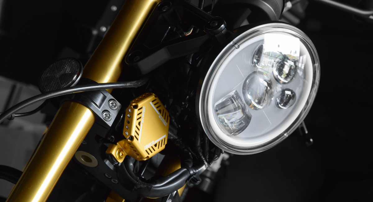 ハンターカブCT125専用「アクティブコーナーLEDヘッドライト」新発売 ～車体の傾きに連動し死角を自動照射！革新的コーナリングライト搭載～