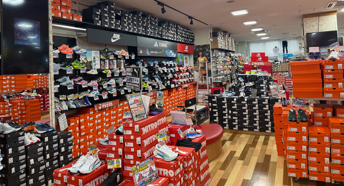 【埼玉県】日本最大級サッカーショップ運営のフタバスポーツ、朝霞本店ランニングコーナー地域最大級へ拡大！3月、さいたま市に陸上＆RUN専門ショップもOPEN予定！