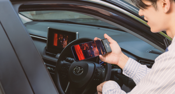 「えっ、挿すだけでミラーリングできるの?」話題の『GetPairr Mirror Cast』がクリスマス限定で特別割引!