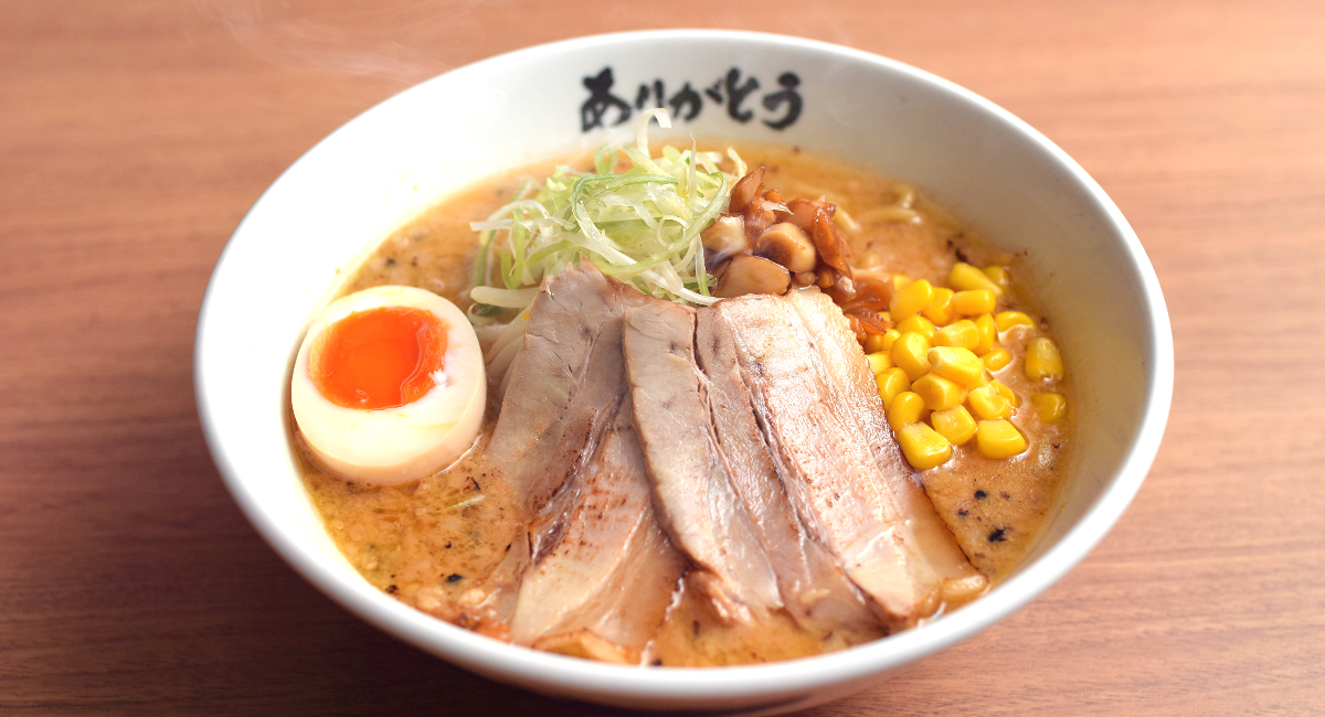 注文を受けてから味噌（みそ）と背脂を香ばしく炙（あぶ）る！東京都中野区発のラーメン店・野方ホープが、10月1日より季節限定メニュー「焦がし味噌とんこつ」を販売中